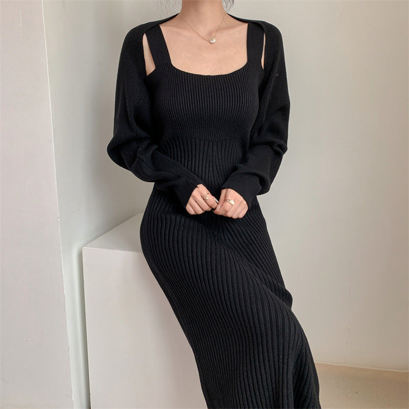 Ensemble élégant  robe à bretelles et cardigan tricoté