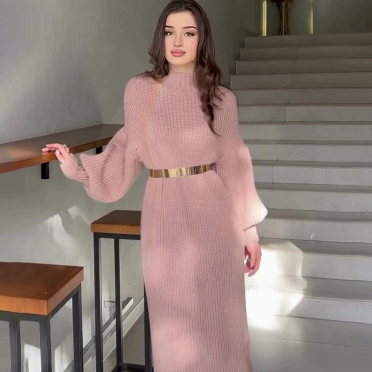 Robe longue en maille avec col montant mi-haut